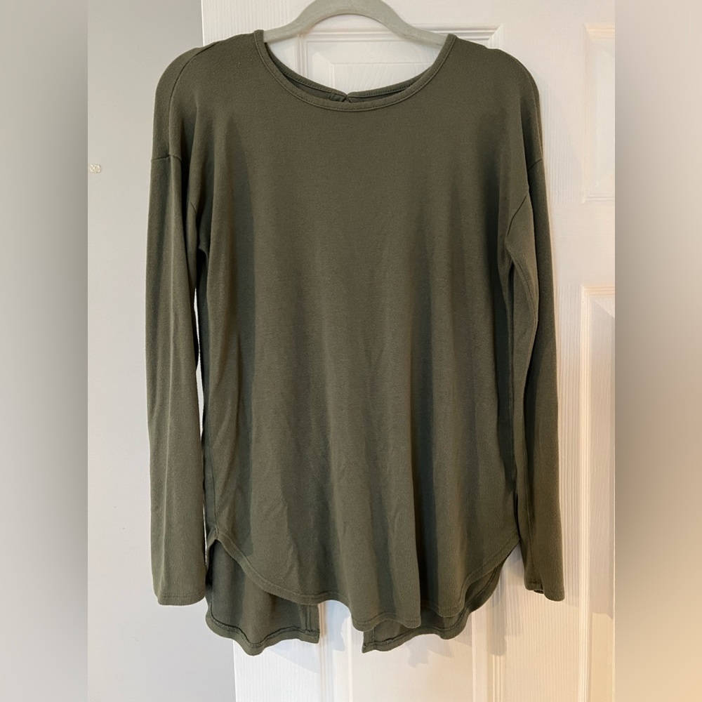 Aerie Open back shirt